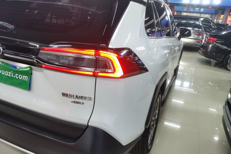 Used Toyota Wildlander 2020 2.0L CVT 4x4 Luxury Edition