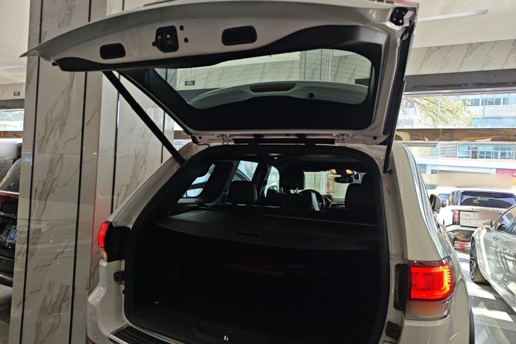 Used  Grand Cherokee 2020 3.0L Elite Navigation Edition
