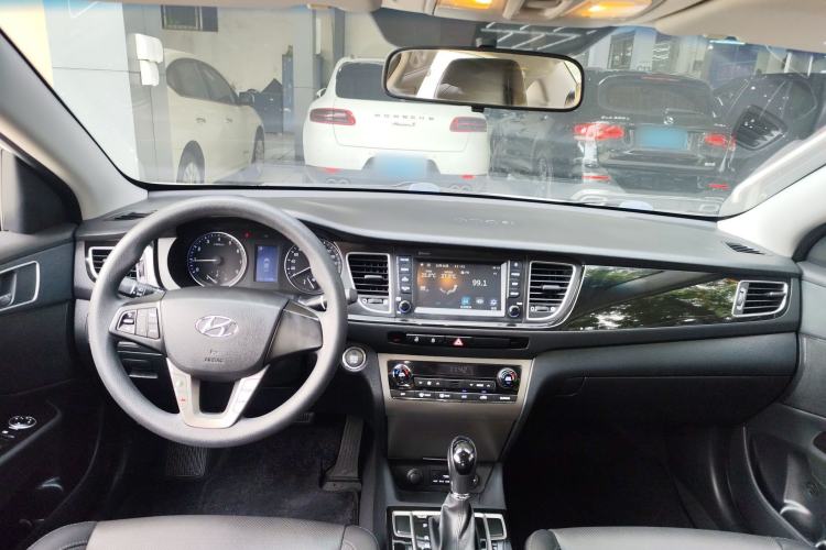 Used Hyundai Mistra 2016 1.8L Automatic Smart GLS
