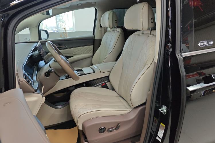 Used Denza D9 2022 DM-i 970 Four-Wheel Drive Flagship Model
