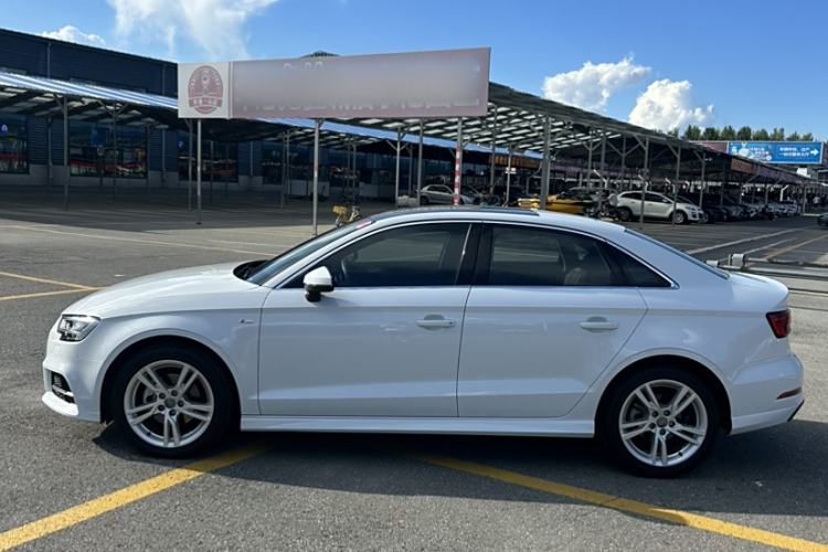 Used Audi A3 2019 Limousine 35 TFSI Fashion Edition China VI Emission Standard
