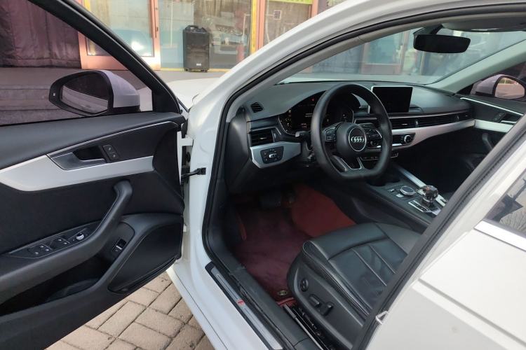 Used Audi A4L 2018 30th Anniversary Edition 40 TFSI Fashion Model
