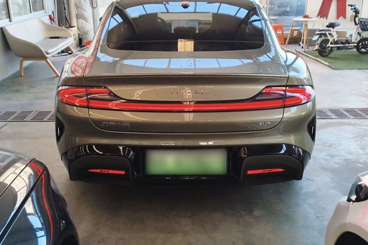 Used  SU7 2024 Rear-Drive Long-Range Intelligent Driving Version
