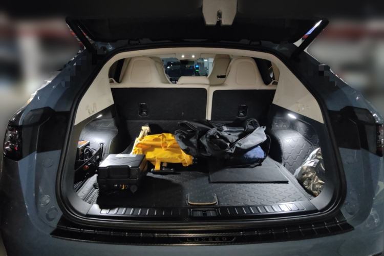 Used Hima Luxeed R7 2024 All-Electric 802 km Max
