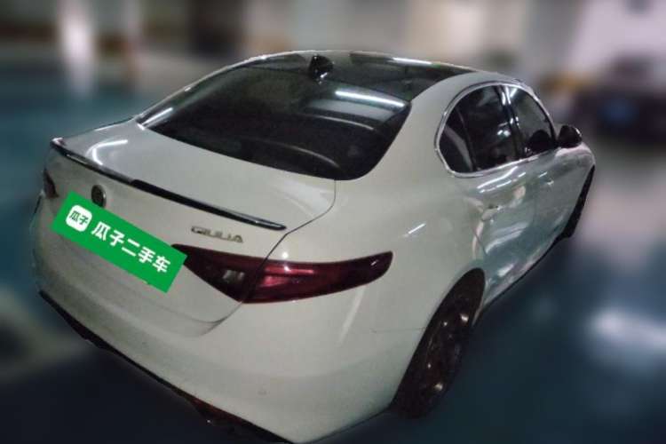 Used Alfa Romeo Giulia 2017 2.0T 200HP Luxury Edition
