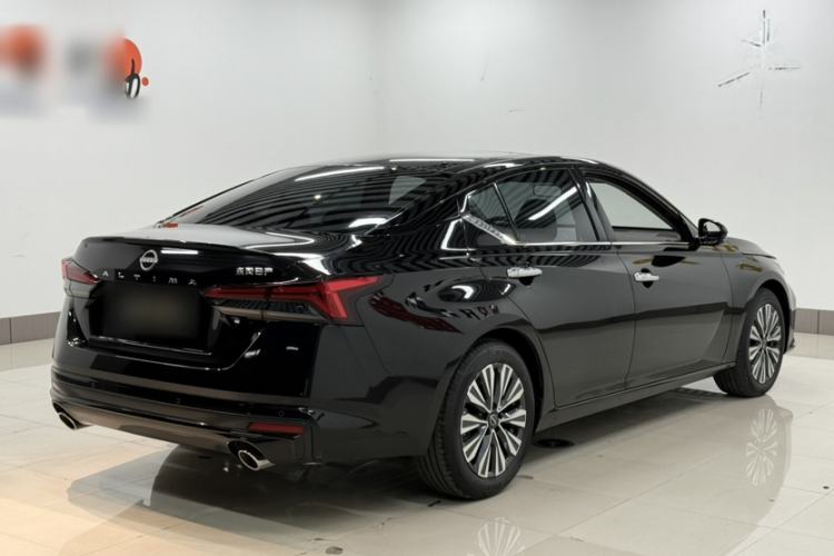 Used Nissan Teana 2024 2.0L SV Black Gold Edition
