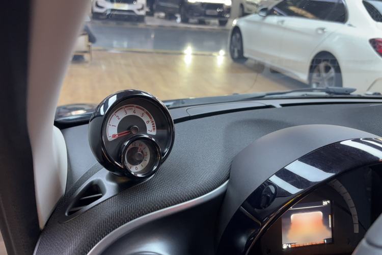 Used  forfour 2016 0.9T 66 kW Pioneer Edition