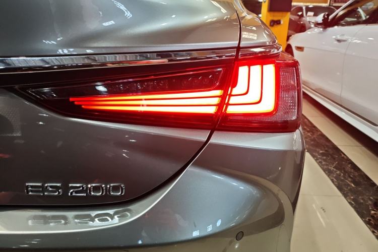 Used Lexus ES 2023 200 Excellence Edition