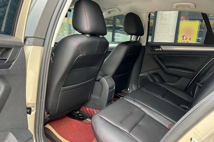 Used Volkswagen Bora 2016 1.6L Automatic Fashion Model