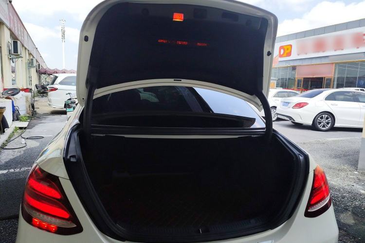 Used Mercedes-Benz E-Class 2018 Facelift E 200 L Sport Edition
