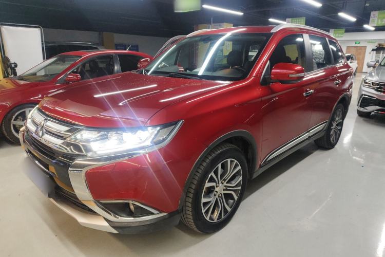 Used Mitsubishi Outlander 2016 2.4L 4x4 Luxury Edition 7-Seater