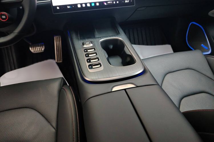 Used  SU7 2024 Four-Wheel Drive Ultra-Long Range Advanced Intelligent Driving Max Edition
