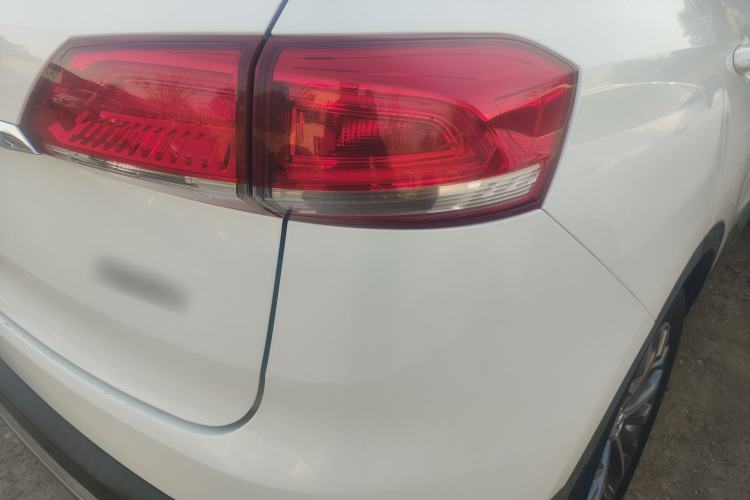 Used Haval H6 2017 Blue Label 1.5T Automatic Two-Wheel Drive ZhiShang Model
