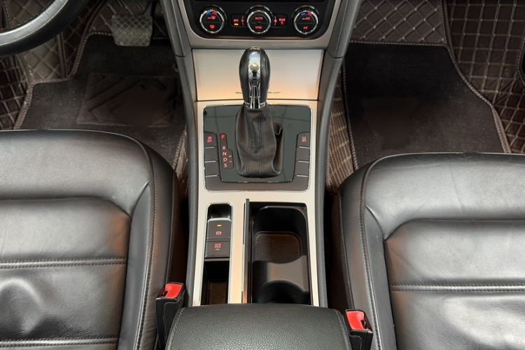 Used Volkswagen Passat 2014 1.8TSI DSG Prestige Navigation Edition
