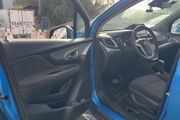 Used Buick Encore 2015 1.4T Automatic Two-Wheel Drive Urban Elite Version
