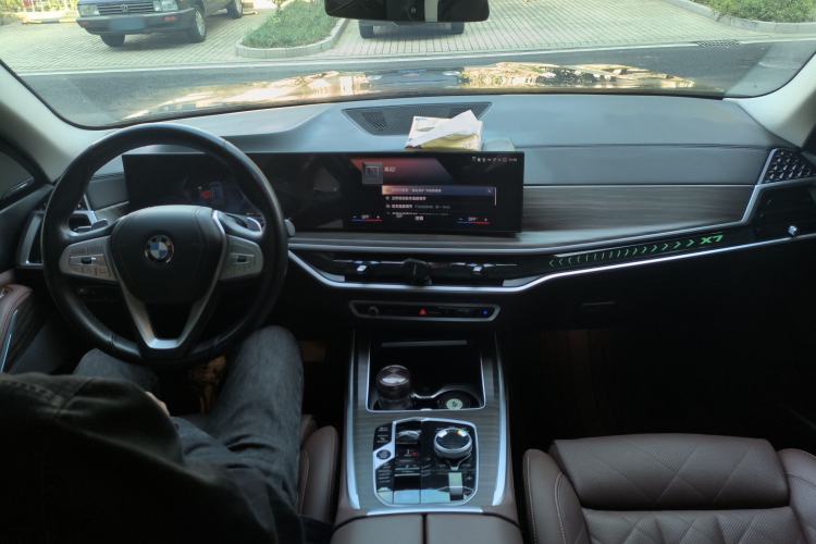 Used BMW X7 2023 xDrive40i Luxury Package with Leading Features
