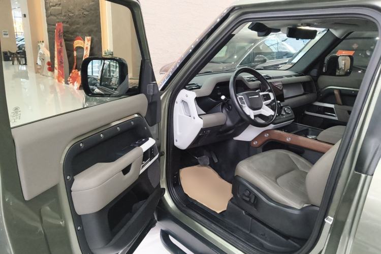 Used Land Rover Defender 2022 90 2.0T P300 SE
