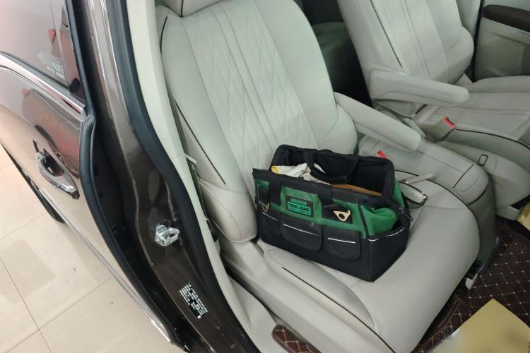 Used Buick GL8 2022 Land Business Class 652T Luxury Model
