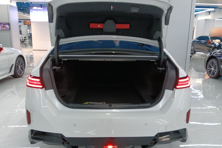 Used BMW 5 Series 2025 530Li Luxury Edition M Sport Package
