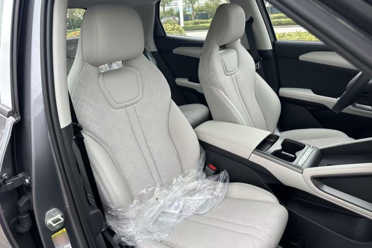 Used BYD Yuan UP 2025 Intelligent Driving Version 401 KM Dynamic Edition
