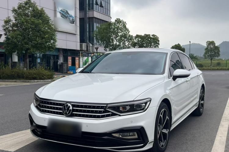 Used Volkswagen Magotan 2023 2 Million Units Limited Edition 330TSI DSG Leading Version