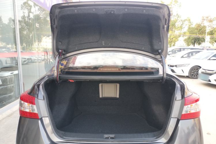 Used Nissan Sylphy 2014 1.6XV CVT Deluxe Edition
