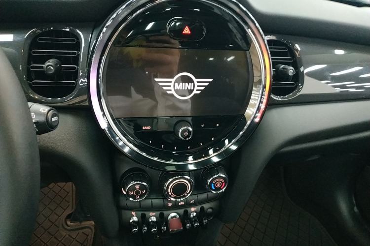 Used  MINI 2023 1.5T ONE
