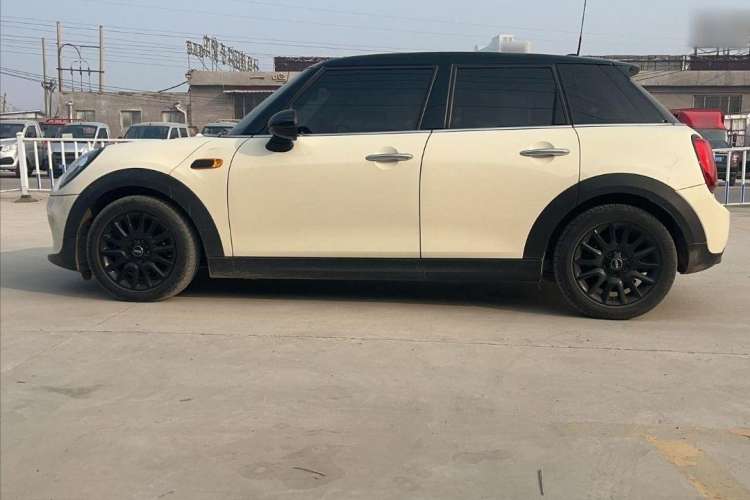 Used  MINI 2015 1.5T COOPER Fun Five-Door Edition
