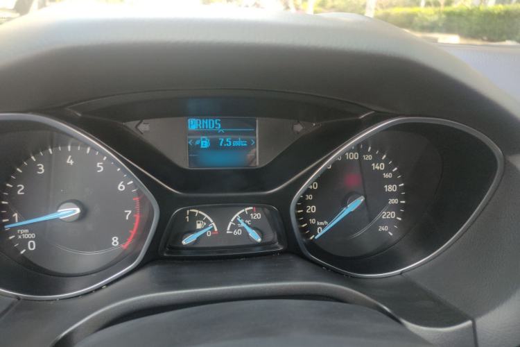 Used Ford Focus 2017 Sedan 1.6L Automatic Fashion Edition Smart Drive Version
