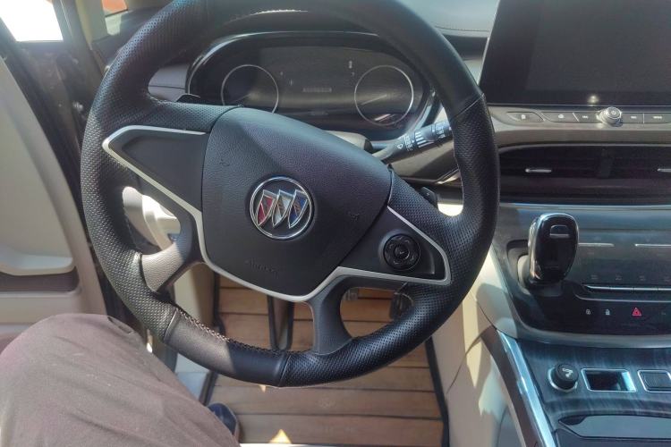 Used Buick GL8 2021 Land Cruiser Executive Class 652T Comfort Model
