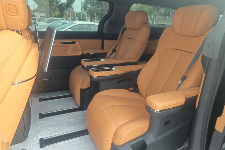 Used  LEVC L380 2024 140-Degree 6-Seater All-Wheel-Drive Ultra
