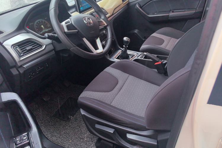 Used BAIC Weiwang M50F 2017 1.3T Standard Model
