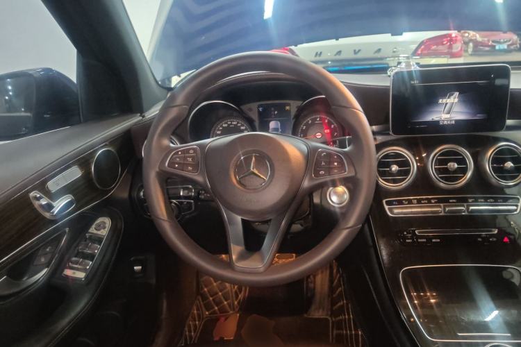 Used Mercedes-Benz GLC 2017 GLC 260 4MATIC Luxury Model