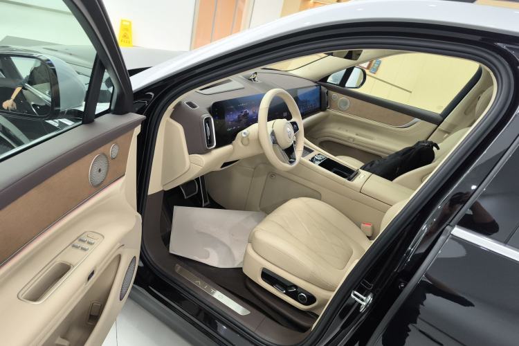 Used Hima AITO M9 2024 Range-Extended Ultra Version 52 kWh 5-Seater Model
