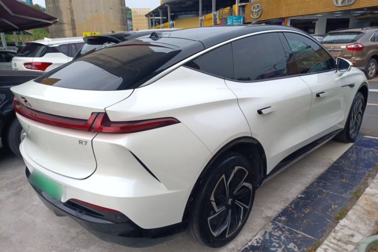 Used  R7 2022 Long-Range Advanced Edition