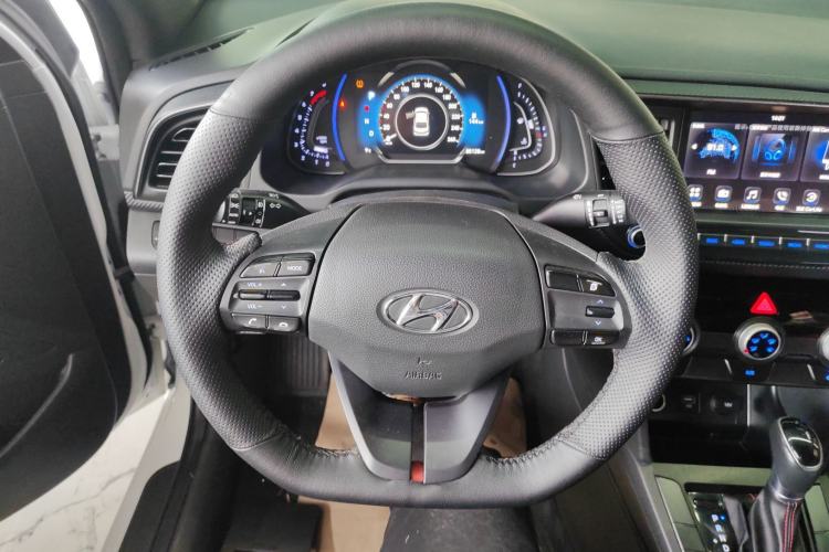 Used Hyundai Elantra 2019 1.4T Dual-Clutch Xuan Dong · Dynamic Model
