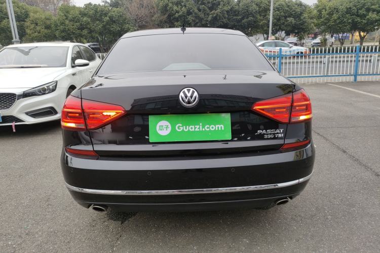 Used Volkswagen Passat 2017 330TSI DSG Luxury Edition
