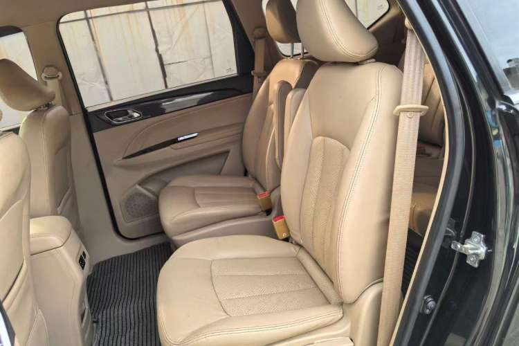 Used Baojun 730 2016 1.5L Manual Comfort Version 7 Seats China V Emission Standard
