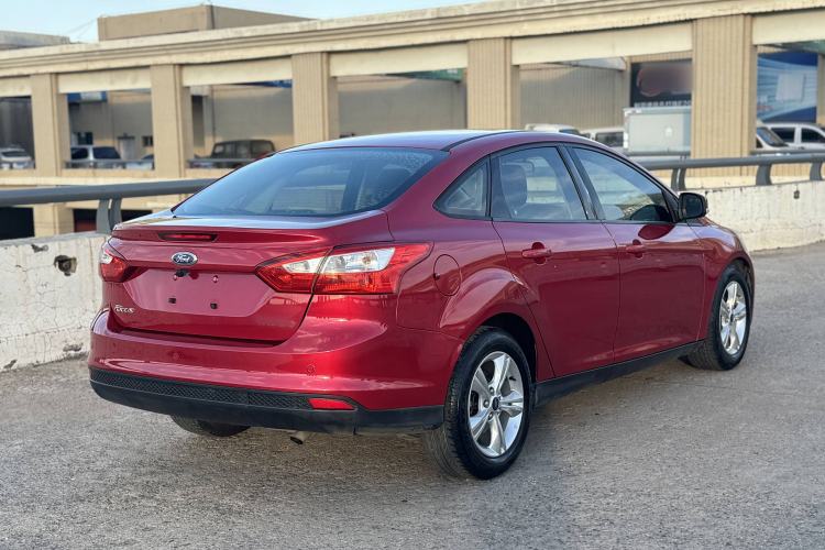 Used Ford Focus 2012 Sedan 1.6L Automatic Fashion Edition
