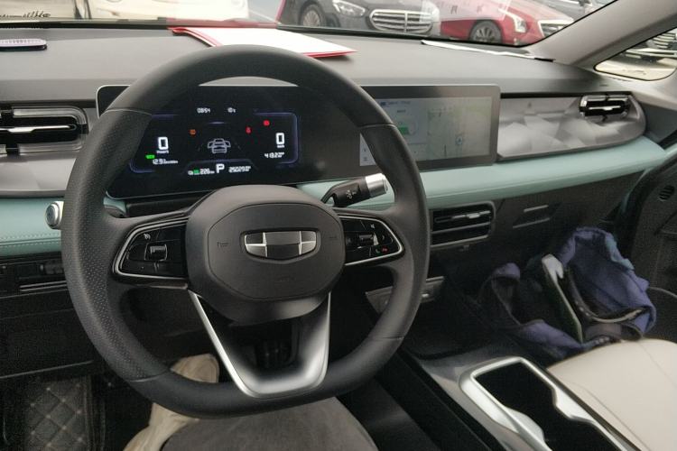 Used Geometry E Firefly 2024 301km Starlight
