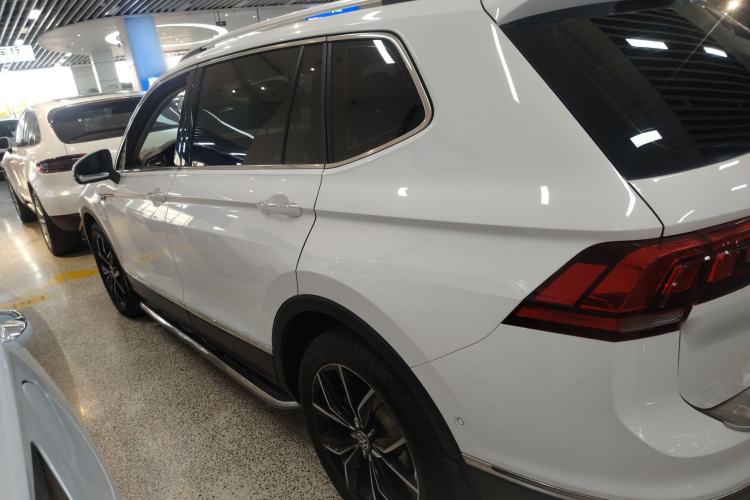 Used Volkswagen Tiguan L 2019 Revised 330TSI Automatic Two-Wheel Drive Smart & Luxury Edition China VI Standard
