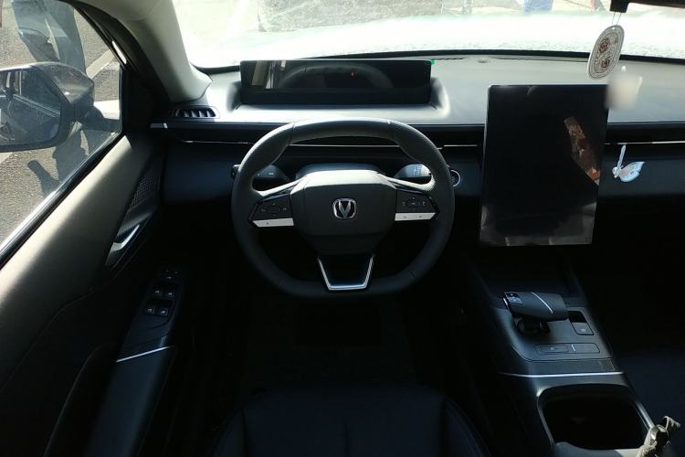 Used Changan Eado 2025 Blue Whale 1.5T 500Bar Prestige Model
