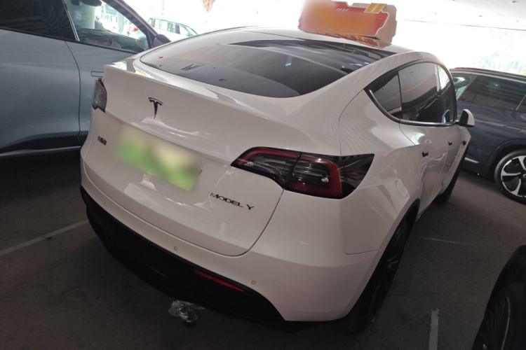 Used Tesla Model Y 2022 Long-Range All-Wheel-Drive Version
