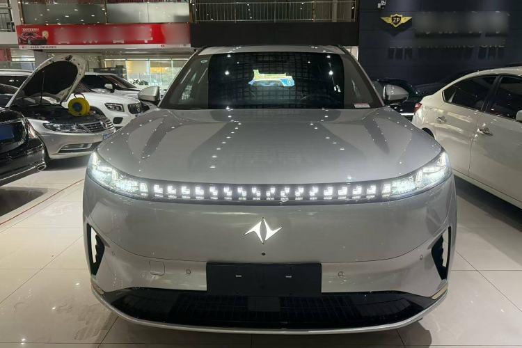 Used  eπ008 2024 210Max Range-Extended Version 6 Seats
