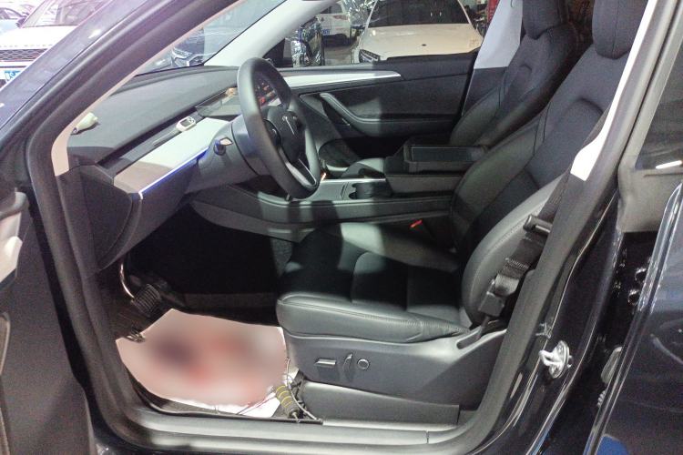 Used Tesla Model Y 2024 Long-Range All-Wheel-Drive Version