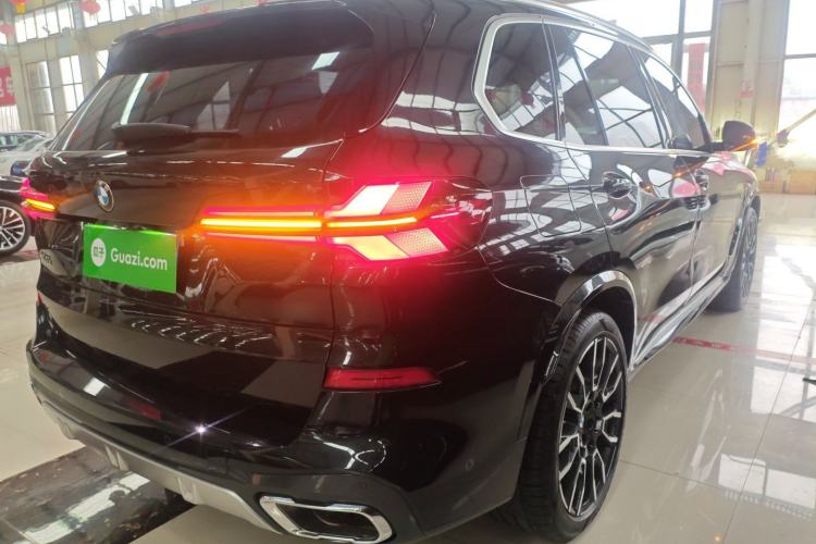 Used BMW X5 2023 xDrive 40Li M Sport Package
