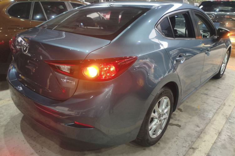 Used Mazda Mazda 3 Axela 2016 Sedan 1.5L Automatic Comfort Model
