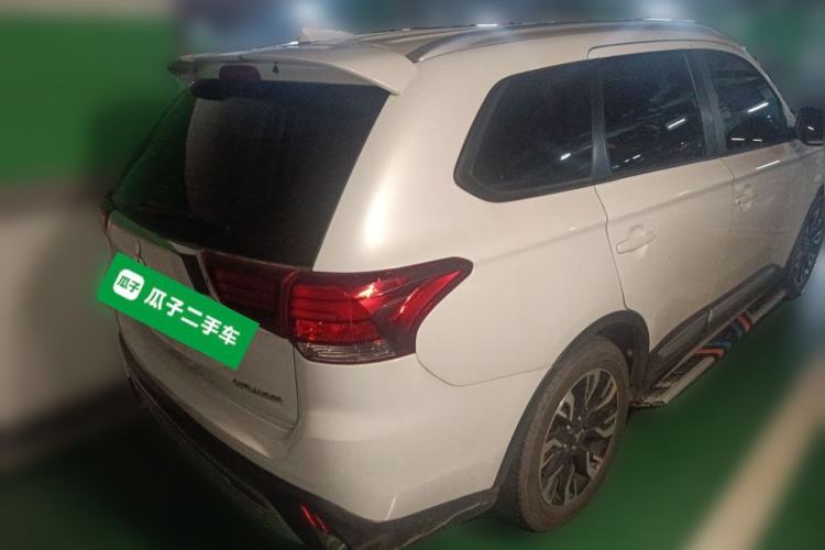 Used Mitsubishi Outlander 2019 2.0L Two-Wheel Drive Comfort Edition 7-Seater China VI Standard
