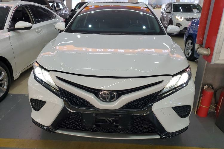 Used Toyota Camry 2018 2.0G Luxury Edition
