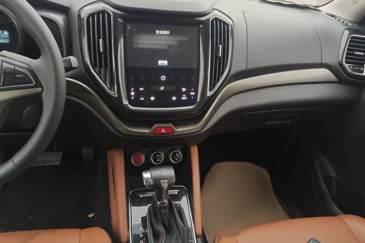 Used Oshan CX70 2017 CX70T 1.5T Automatic Luxury Edition
